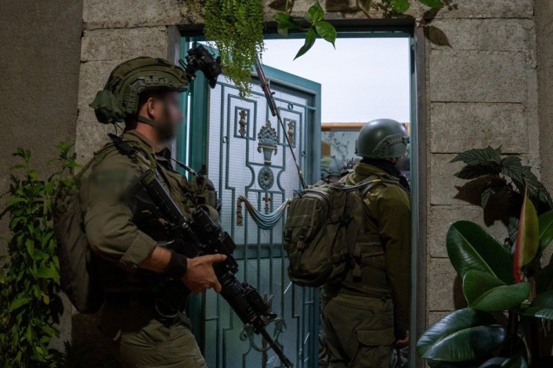 כוחות צה"ל מצאו והחרימו נשק בחדר בסוריה