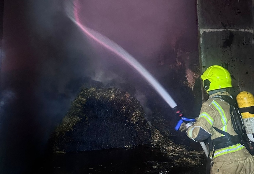 שריפה במבנה חקלאי באגמון החולה