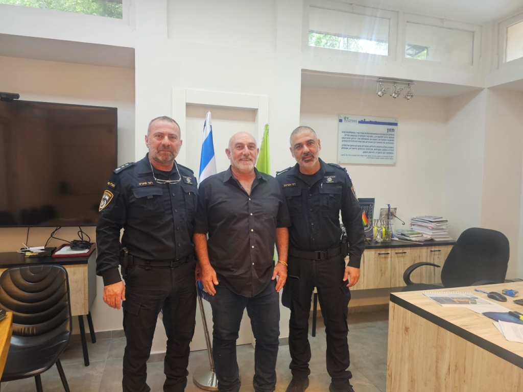 נצ"מ רוני פארס רפ"ק דוד אטיאס וראש המועצה גיל חנניה
