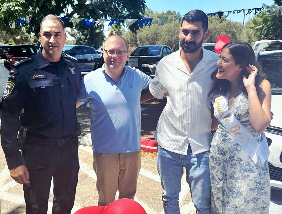 הציע נישואין בתחנת המשטרה