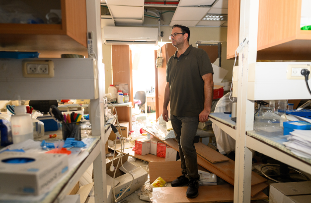 המעבדה שנפגעה מטיל איראני ממשיכה בפיתוח תרופות