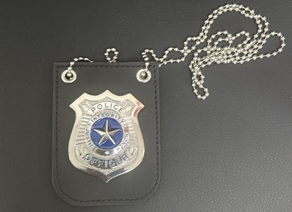 התחזו לשוטרים ולעובדי בנק ושדדו כספים מקשישים