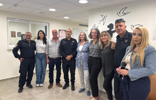 המפכ"ל נפגש עם נשים נפגעות אלימות