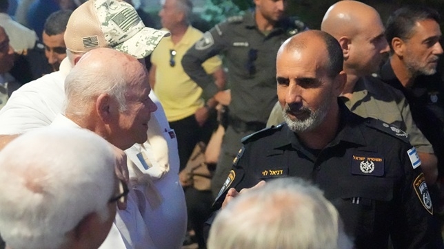 ממשיכים את דרכם 