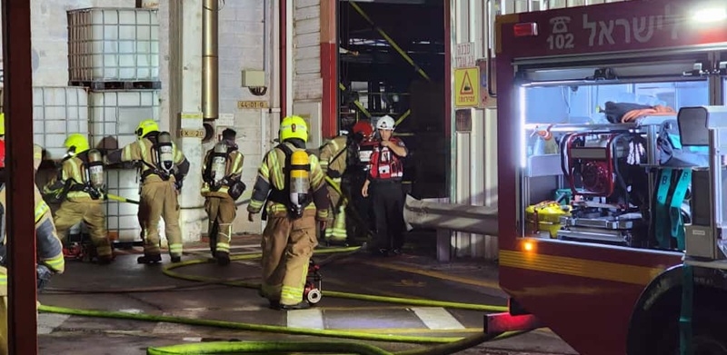 לוחמי האש השתלטו על שרפה במפעל בטירת כרמל
