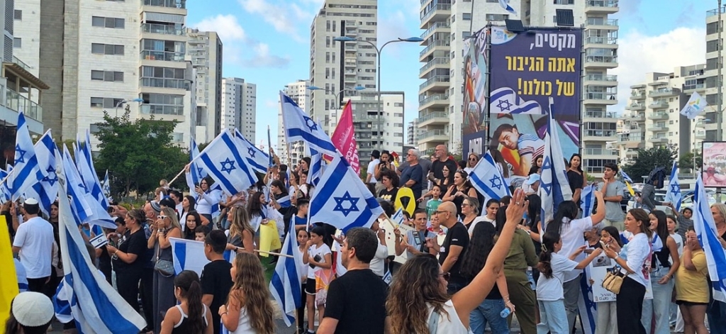 שובו של מקסים הרקין לטירת הכרמל