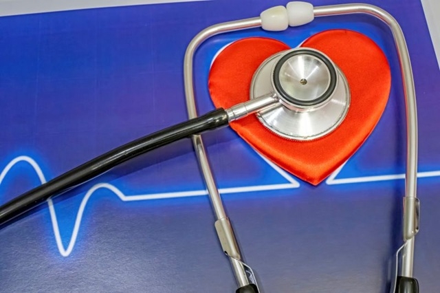 מבעד לגלי הקול: איך אקו לב פותח חלון אל פעימות החיים