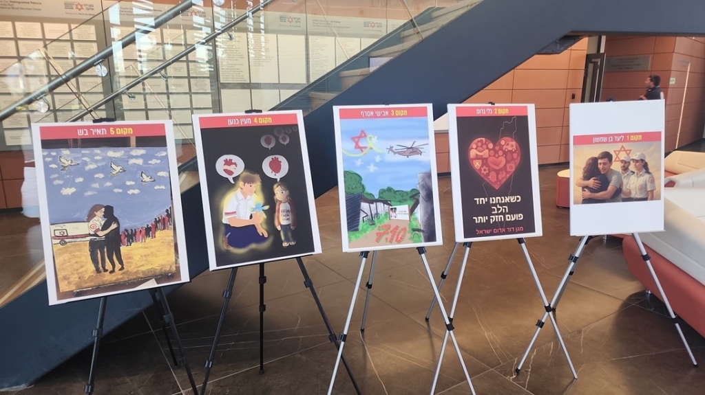 5 ציורים של נוער מתנדבי מד"א