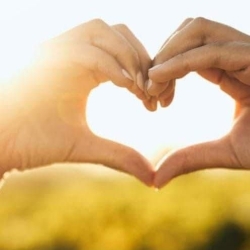 على الكراهية بين البشر أن تتوقف في يوم من الأيام