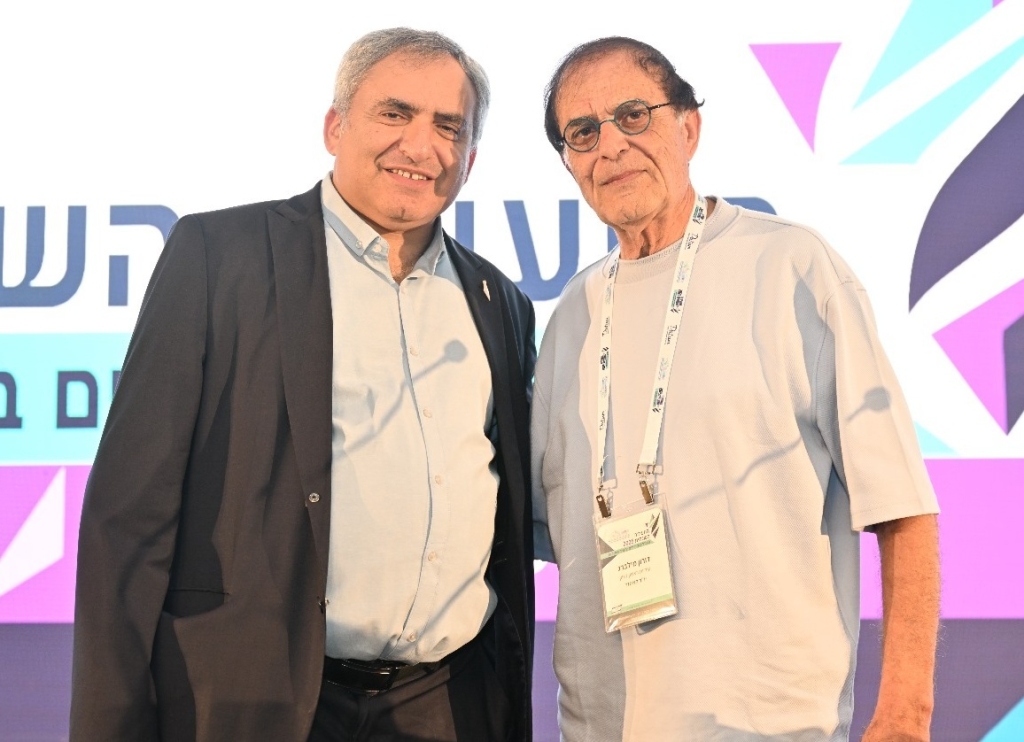 "בעלי עסקים כמו גם חקלאים"