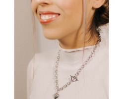 אילו סוגי תכשיטים הם היפואלרגניים