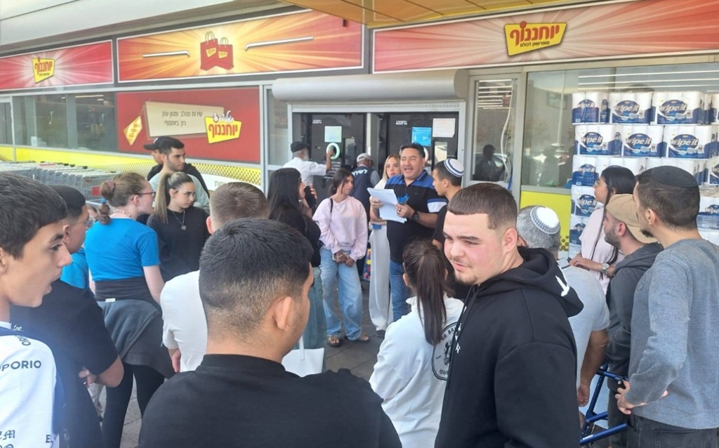 "גיבורים קטנים"