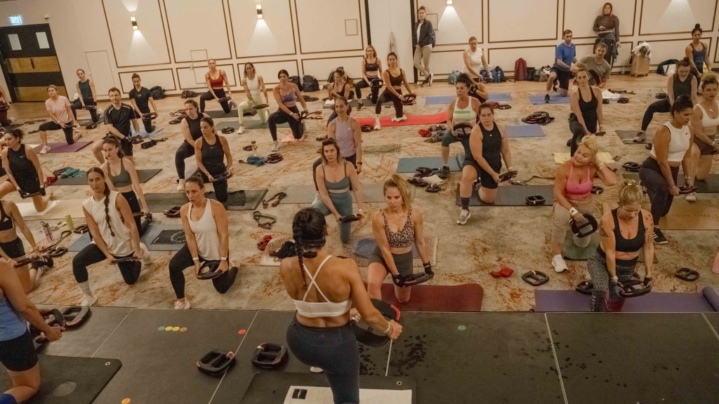 שורפים יותר קלוריות מבלי לשרוף שעות במכון