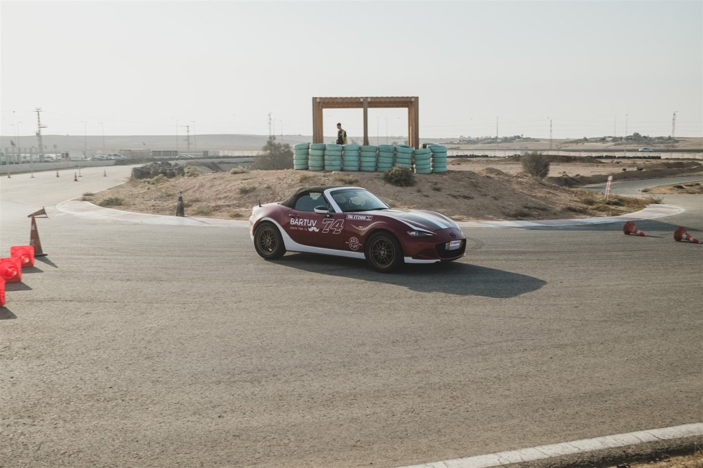 מרוץ מכוניות לנוער מגיל 14 ומעלה