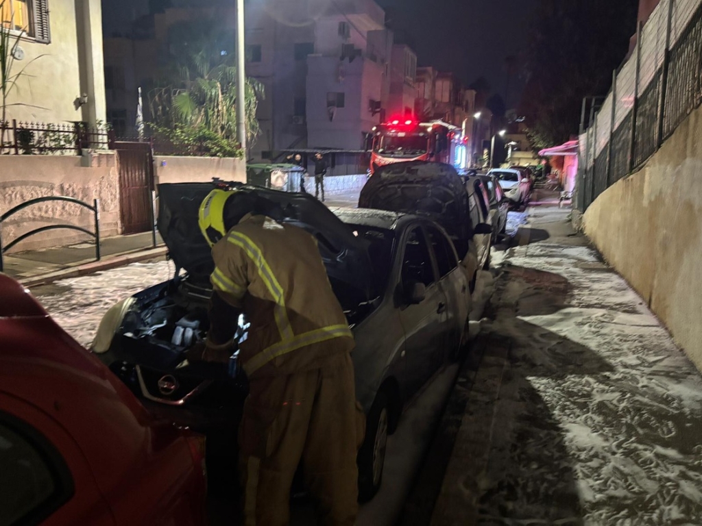 שריפת 2 כלי רכב במהלך הלילה בחיפה
