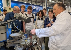 שליש ממשתתפי תכניות עתידיסטים להנדסה הן בנות