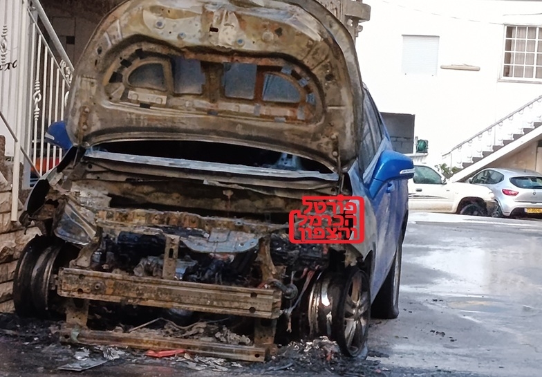 רכב עלה באש במרכז דאלית אל כרמל