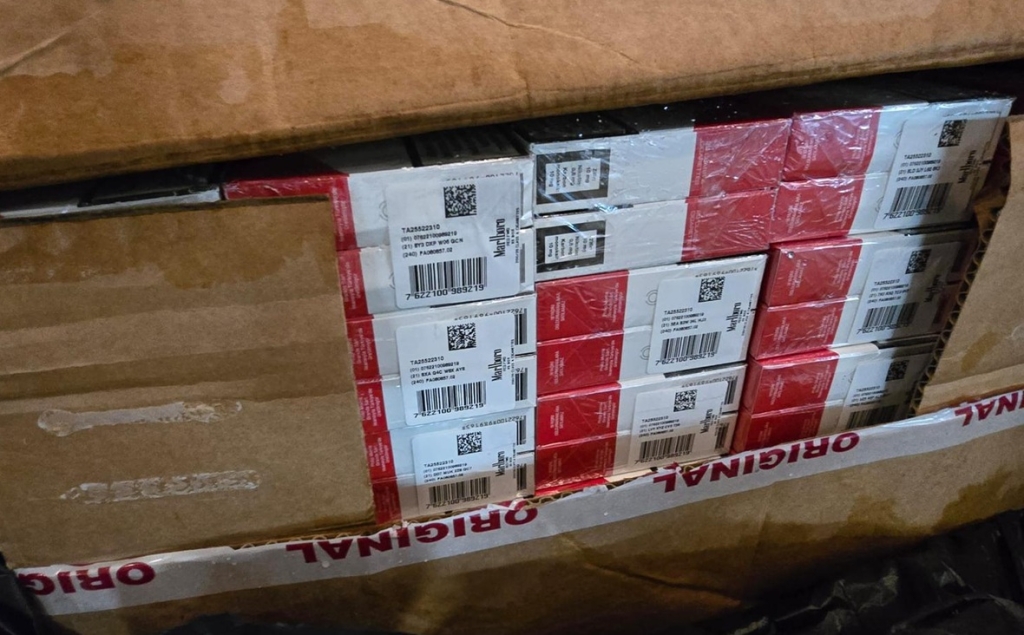 סיכל הברחת 4,500 פאקטים של סיגריות מהים