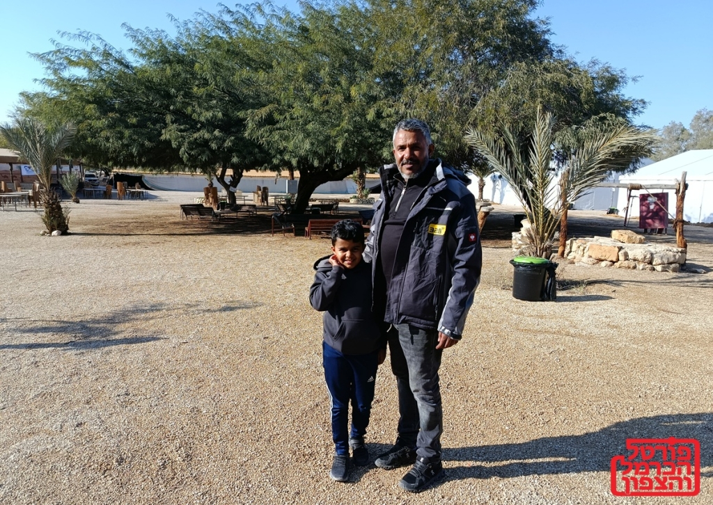 גבר הבעלים של חאן ספינת המדבר