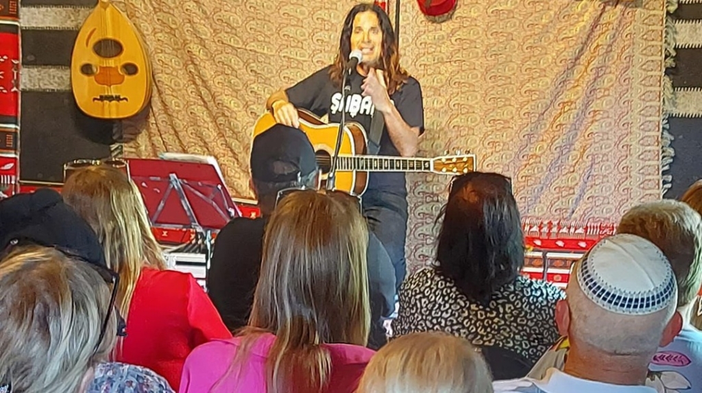 "המאהל של מיכה"