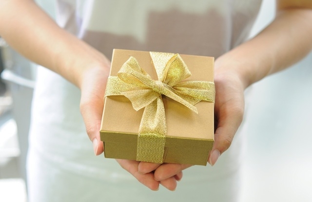 איך בוחרים שי חגיגי שעובד כל השנה?