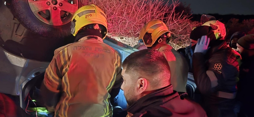 שני לכודים חולצו במצב בינוני מרכב סמוך ללפידות