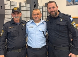 עומדים על המשמר