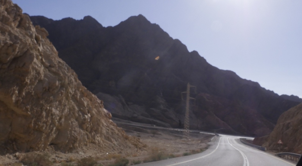 "ישראלים להגיע משדה התעופה למעבר טאבה ולא להישאר במצרים"