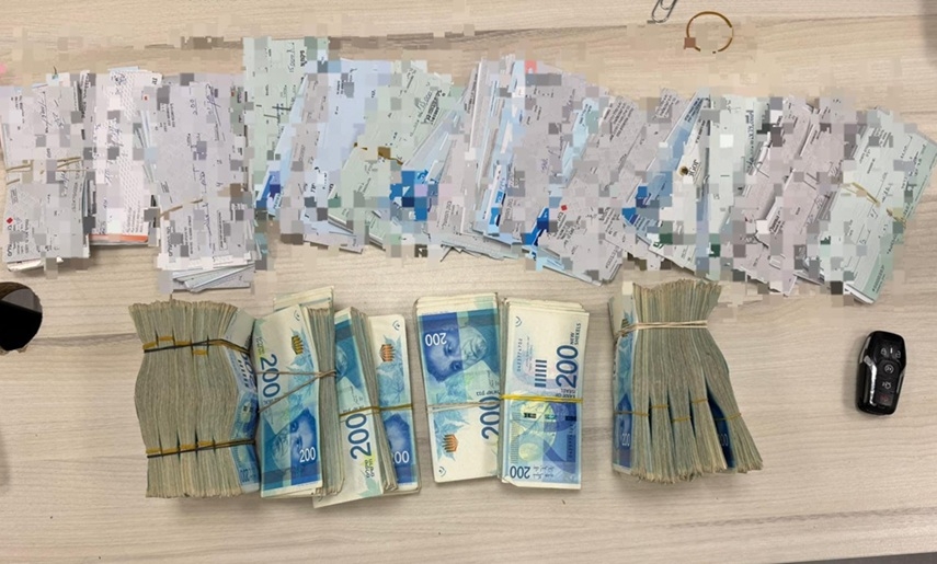 השוטרים עצרו רכב לבדיקה וגילו 17 מיליון ש"ח