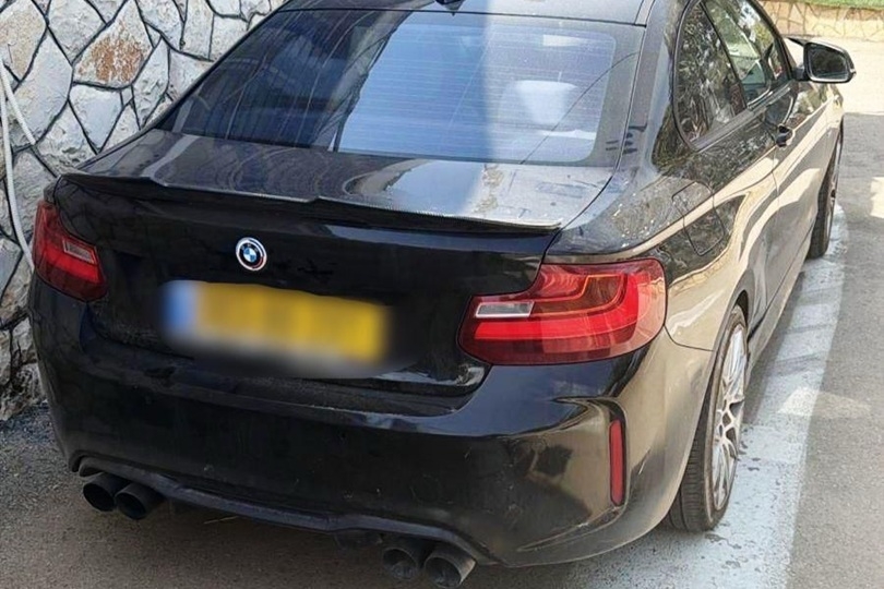 ביצע דריפטים בחצר בית ספר ונתפס