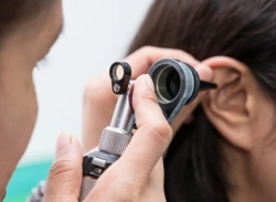 כמה אנשים עם לקויות שמיעה חיים בישראל?