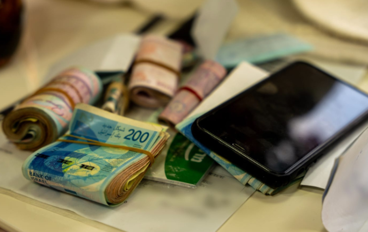 צ'יינג' לא חוקי הימורים והלבנת הון בסלון כלות