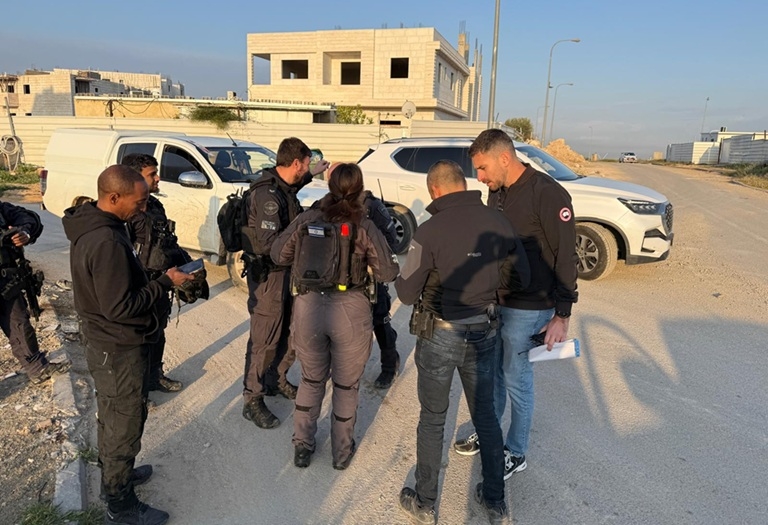 המאבק בהשתלטות על קרקעות 