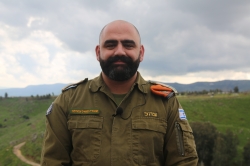 בין שגרה לחירום שאדי במסעדה