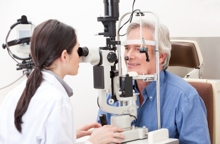 איך לבחור מומחה לניתוחי קטרקט בלייזר?