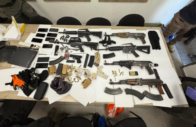 שלושה חשודים נעצרו ונשקים נתפסו בפעילויות של ימ"ר חוף