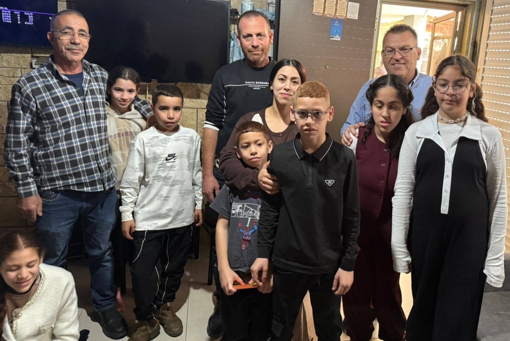 דליה נפגעה ונשארה להגן על ילדיה