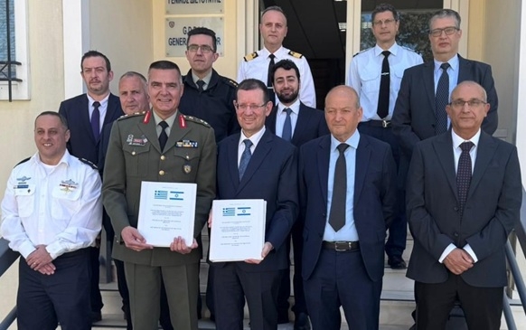 משרד הביטחון מוכר ליוון מערכת ארטילריה רקטית