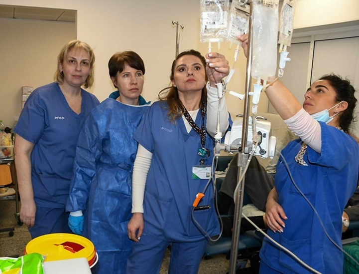 ממשיכות להעניק חיים תחת אש