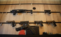 מכירת אמצעי לחימה לא חוקיים