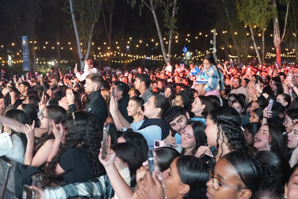 "שמחה גדולה ברחובות העיר"