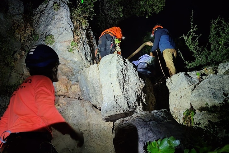 סבתא ונכדיה חולצו ממצוק בדרכם להילולה במירון