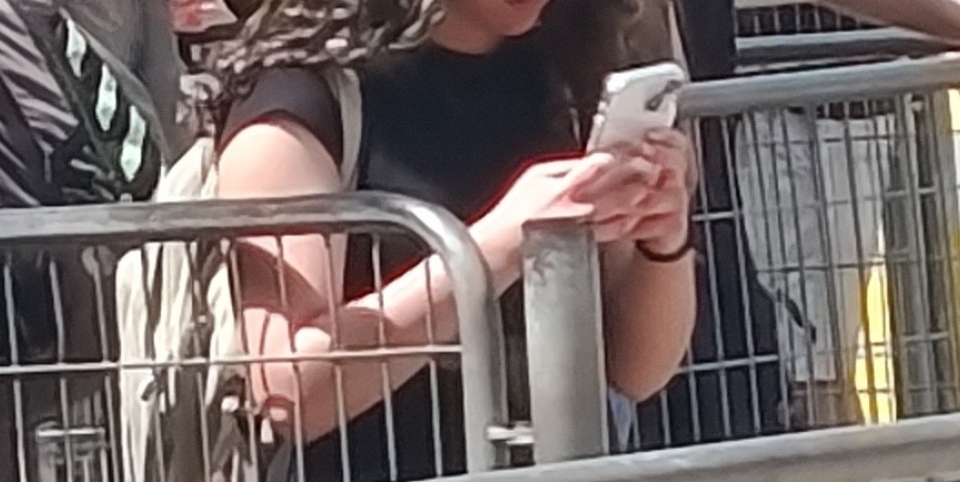 "איסור שימוש בטלפונים גם בחטיבות הביניים"