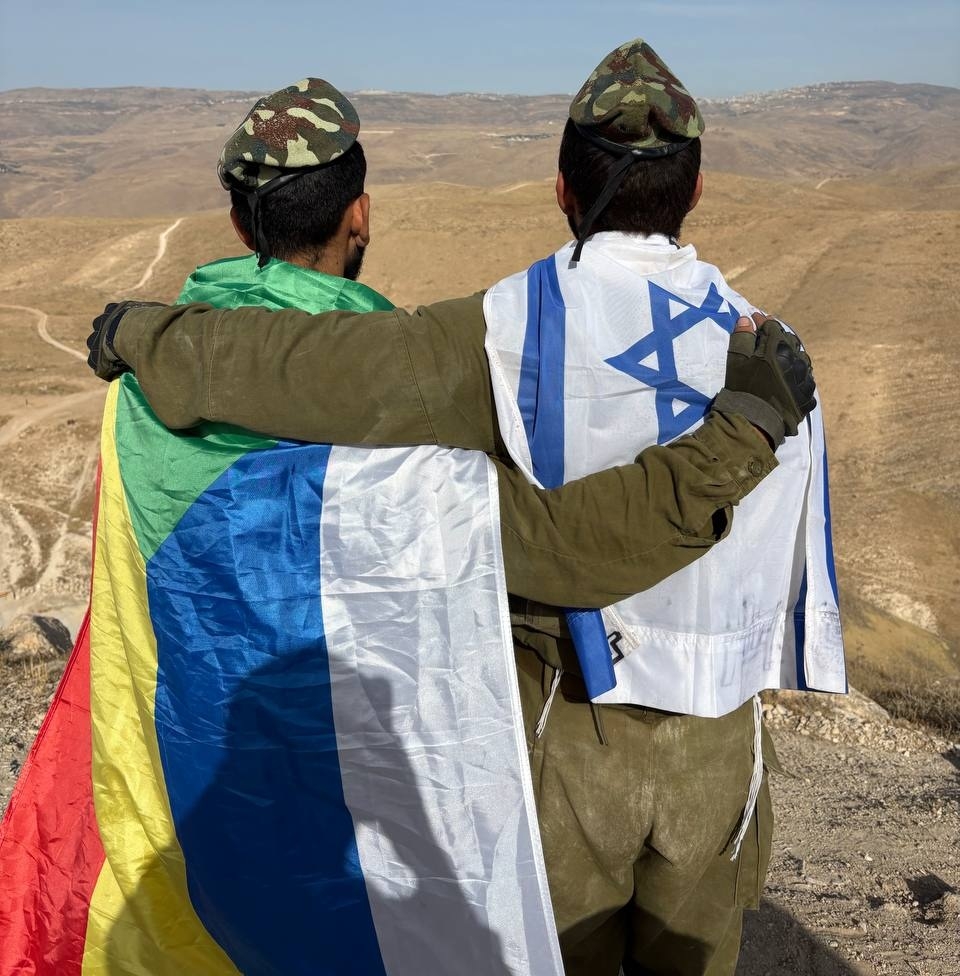 לוחמי צה"ל כתף אל כתף