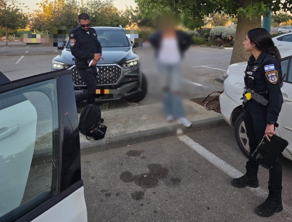 נעצרה חשודה שהובילה רכבים לארגוני הפשע
