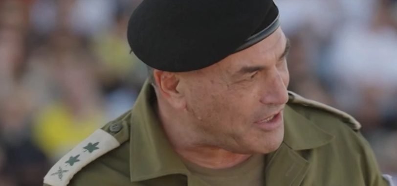 הרמט"ל אייל זמיר בטקס סיום קורס קצינים קרביים