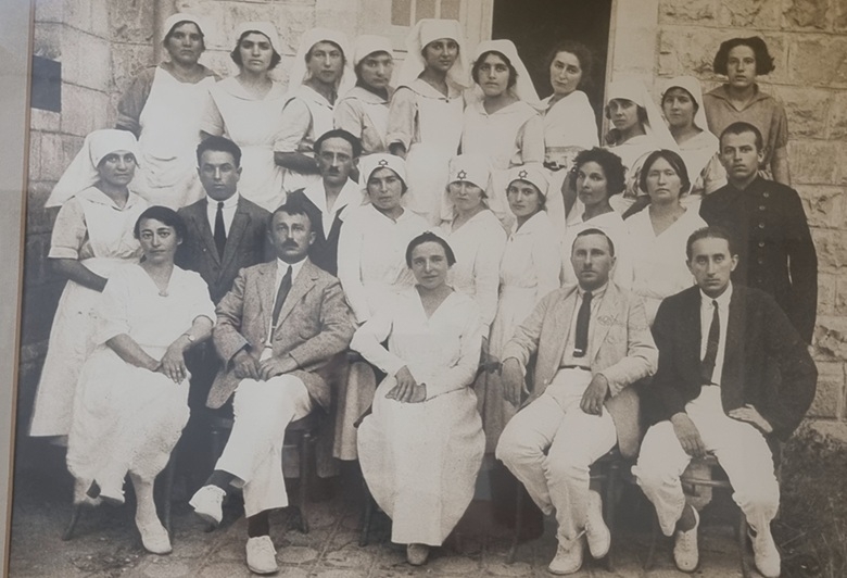 צוות בית החולים בני ציון בשנת 1922