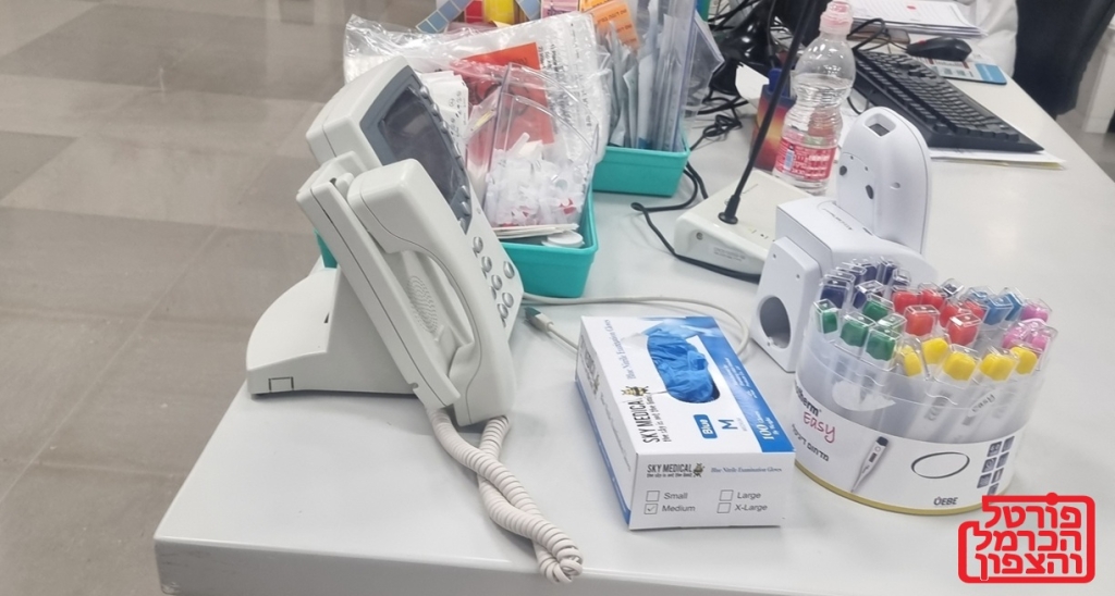 רופא מואשם בשורת מעשים מגונים בעובדת
