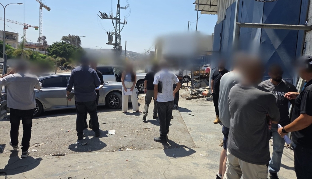 זיוף רישיונות רכב ולוחיות זיהוי לנגררים