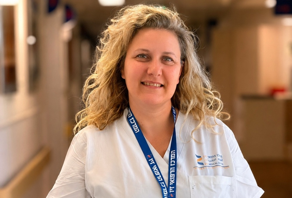 מיה קרת נבחרה לאחות אחראית במחלקת יולדות וביחידה לאם-עובר